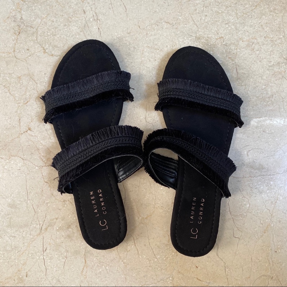 LC Lauren Conrad Black Sandles